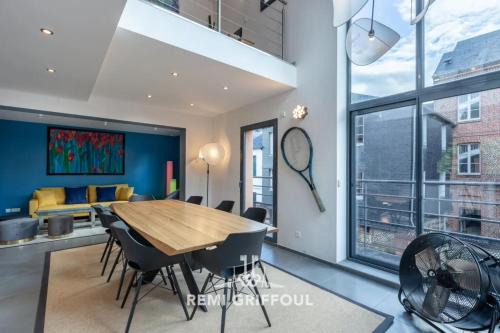 Honfleur Maison | The Cosmopolitan Architect Design Home with Rooftop Jacuzzi 8 Guests