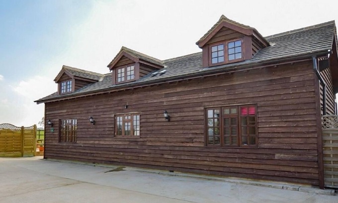 Carterton Maison | The Cotswold Manor Byre, bain à remous exclusif, grange pour les jeux / événements, 70 acres de parc