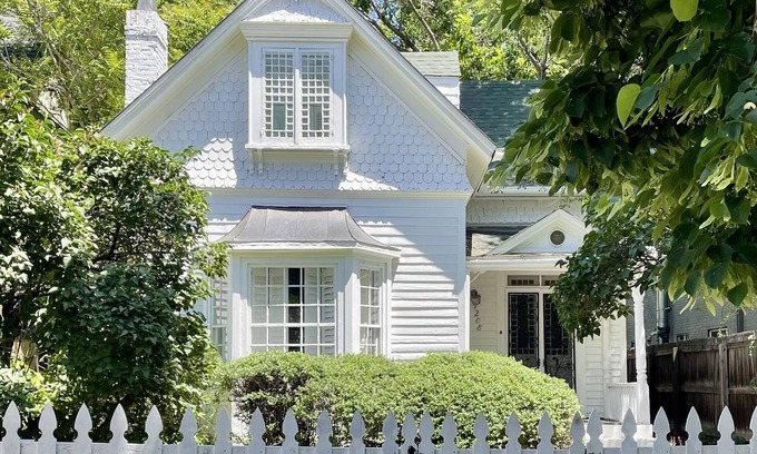 Capitol Hill Maison | "The Cottage" Downtown Denver