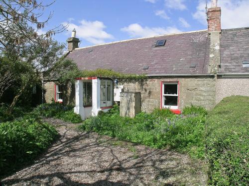 Saint Cyrus Maison | The Cottage
