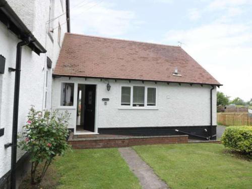 Grendon Maison | The Cottage in Baxterley. Peaceful home from home. Beautifully finished.