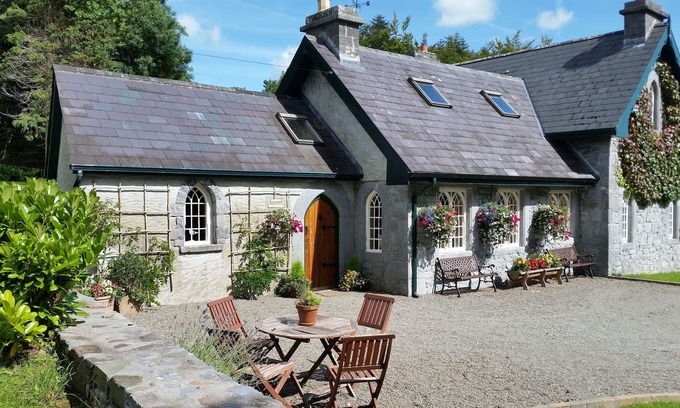 Inishmacatreer Cottage | Le Cottage est une aile rénovée d'un Old Victorian Gate Lodge Of Ashford Castle