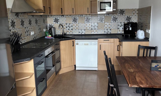 Diemelstadt Appartement | The country house is situated in a quiet location, close to hiking and biking trails & the highway.