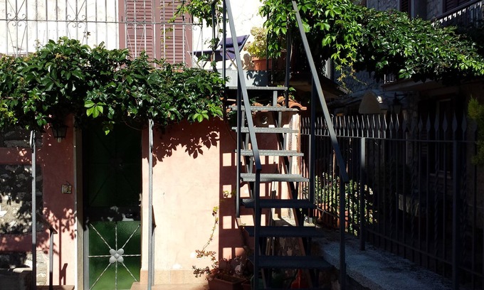 Trivigliano Maison | La terrasse Cour (WiFi gratuit)