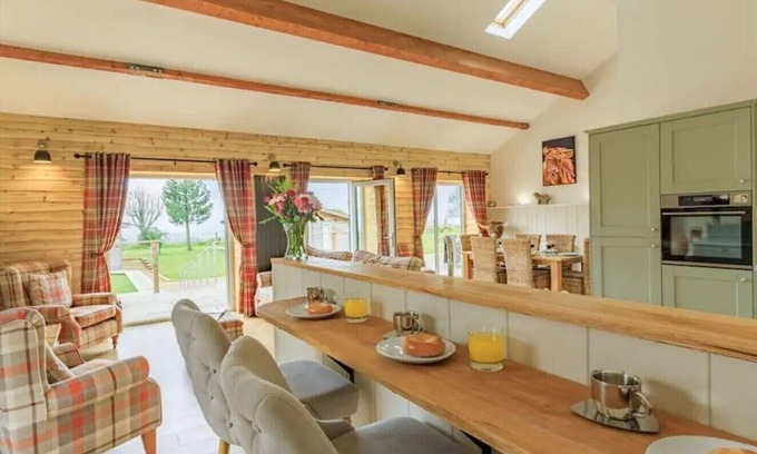 Sherborne Maison | The Cow Shed - Luxury 5* Dorset barn conversion with private hot tub