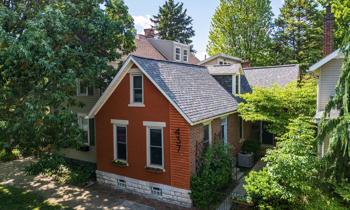 Merion Village Maison | The Cozy Cobblestone In German Village