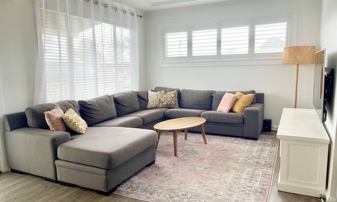 Charlestown Maison | The Cozy Cottage - Charming Coastal Getaway in Charlestown