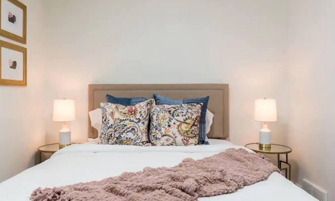 South Salt Lake Maison | The Cozy Den - Basement Mother in Law