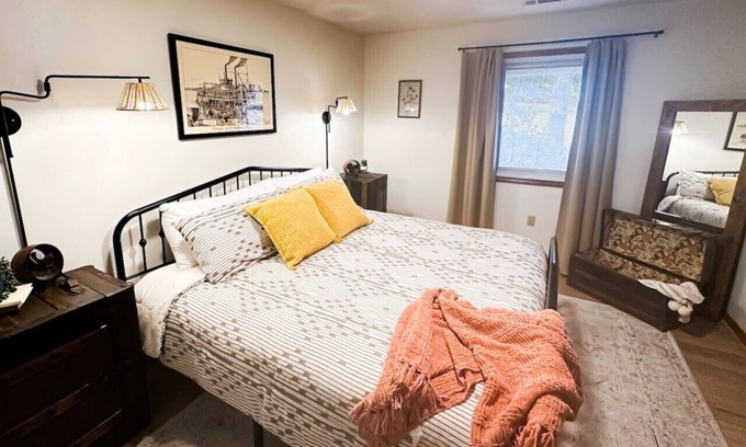 El Paso Autre | The Cozy Little Farmhouse