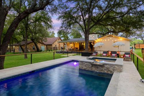 Horseshoe Bay Maison | The Creek Villa Heated Pool & Spa and Boat Slip