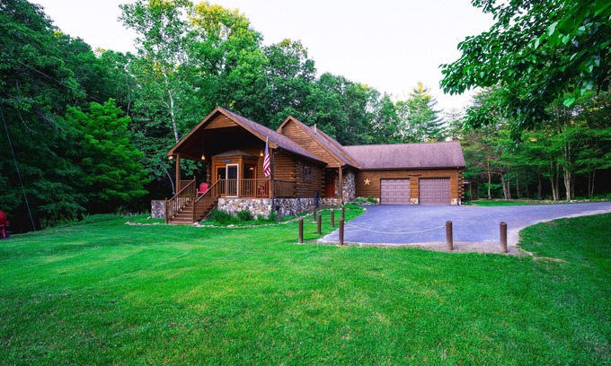 Goldbond Maison | The Creekside Home at Four Fillies Lodge