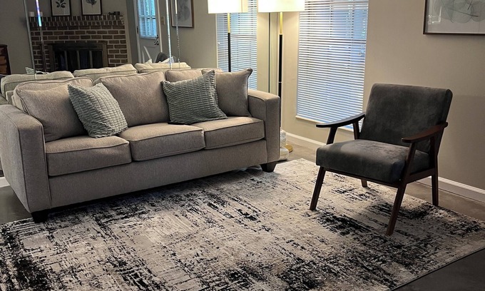 Hoover Copropriété | The Crest, a cozy 2-bedroom condo for your family to enjoy.
