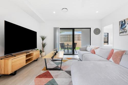 Burpengary East Maison | The Crest North Harbour Estate Sleeps 8