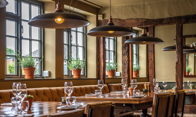 Clavering Hôtel | The Cricketers