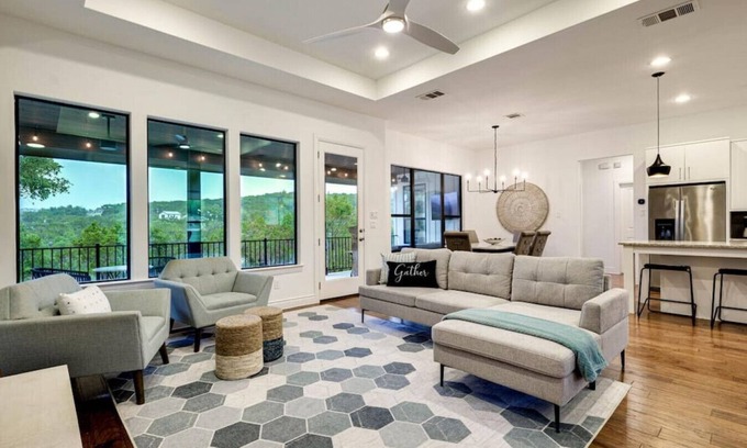 Lakehurst Maison | The Cross Wind House