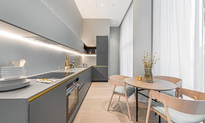 Peninsula Appartement | The Cut- Stylish Family Home by Riverside
