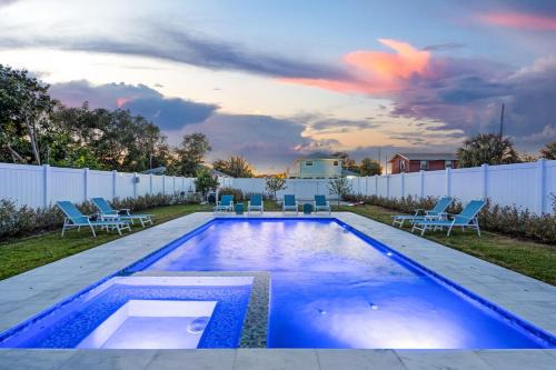 Delray Beach Maison | The Delray Twin Cottages Retreat 4 bedrooms Heated Pool and Spa Oasis