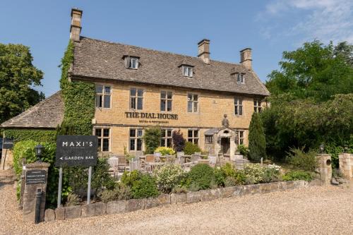 Bourton Hôtel | The Dial House