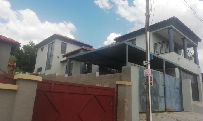 Polokwane Chalet De Ski | The Doubleday