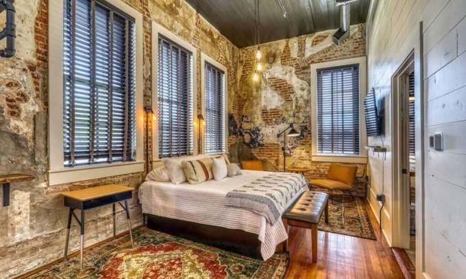 Brenham Hôtel | The downtown Brenham Schoolhouse Hotel, Room B