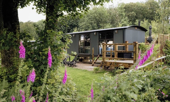 Lupton Maison | The Drey, a Stunning Cumbrian Shepherd’s Hut
