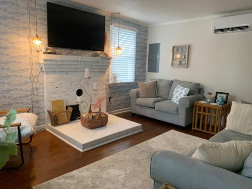Snow Hill Maison | The Driftwood Den