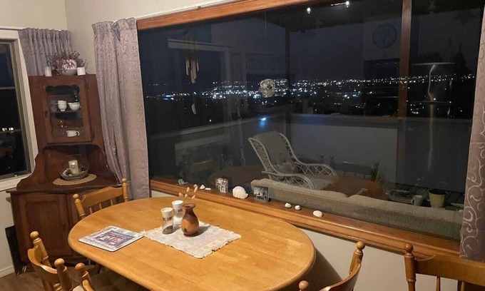 Rotorua Maison | The Eagles Nest - Comfortable quiet oasis with an awesome view!
