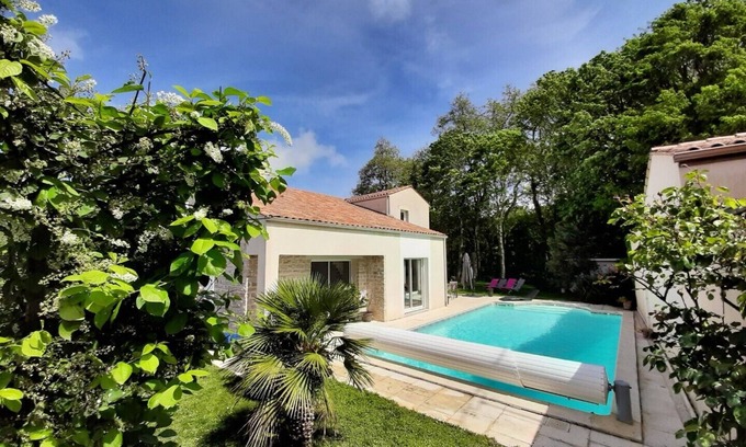 La Rochelle Agglomeration Villa | L’orée du bois. Villa lumineuse, proche de La Rochelle et de l’Ile de Ré.