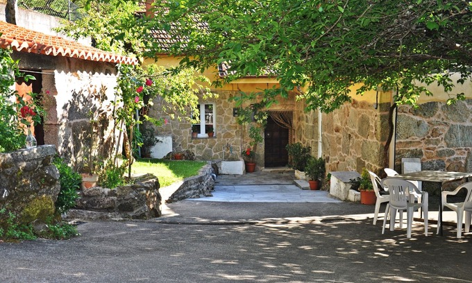 Salvaterra de Mino Maison | O Eido Esther (Casa do Rural)