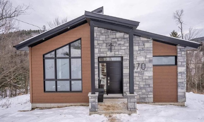 Saint-Alphonse-Rodriguez Chalet De Ski | The Elegant – Waterfront and Spa