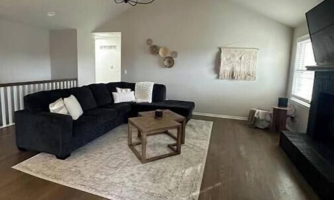 Eudora Maison | The Elm Luxe Retreat