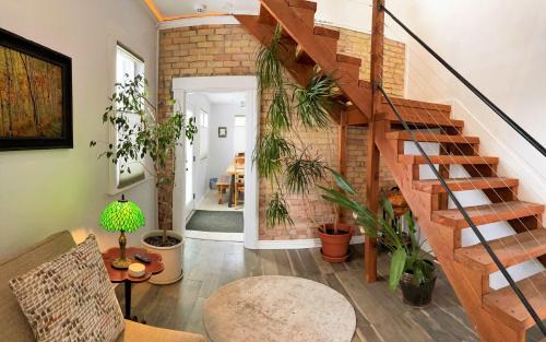 Sugar House Maison | The Elm Tree Cottage in the Sugarhouse District