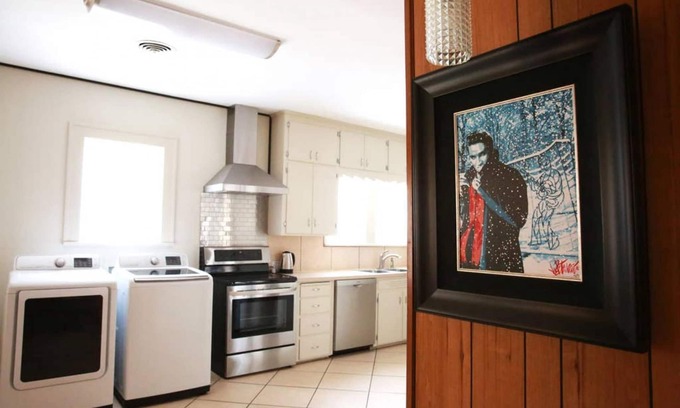 Dean Highland Maison | The Elvis House in Waco