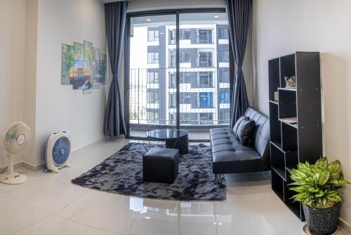 Thuan An Appartement | The Emerald Golf View Apartment - Smell House by Phuoc Nguyen