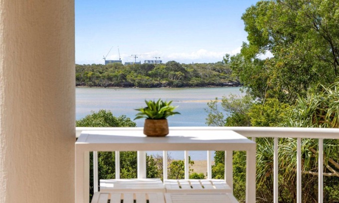 Currimundi Appartement | THE ENTRANCE UNIT 5 - Relax on a sunlit balcony overlooking Currimundi Lake, with birds singing in t