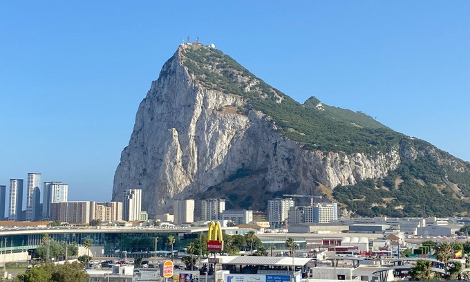 La Linea de la Concepcion Appartement | THE ROCK VIEWS APARTMENTS 1 1 min walk from the border with Gibraltar