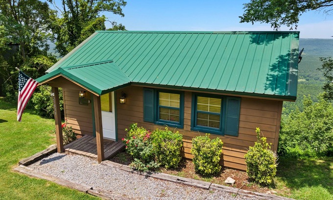 Valley Head Cabine | The Escape-views of 3 states w/hot tub