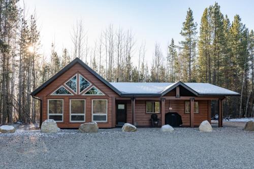 Valemount Maison | The Evergreen Cabin