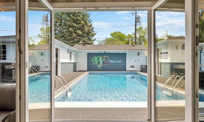 Calgary Maison | The Experience - Pool Hot Tub Theater Games Rm Pub