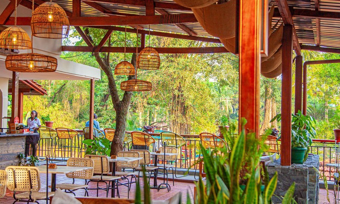 Central Kampala Lit Et Petit-Déjeuner | The Explorers Hub