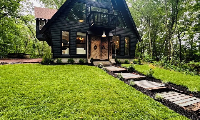 Saunderstown Cabine | The Fairy House - HGTV's Scariest House in America Winner