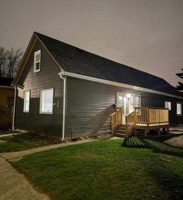 Calumet City Maison | The Family Retreat