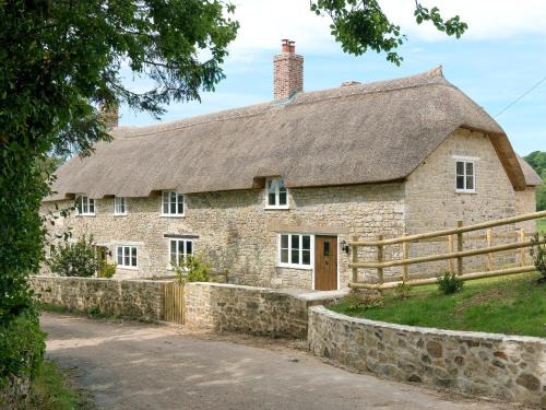 Axminster Maison | The Farmhouse At Westwater