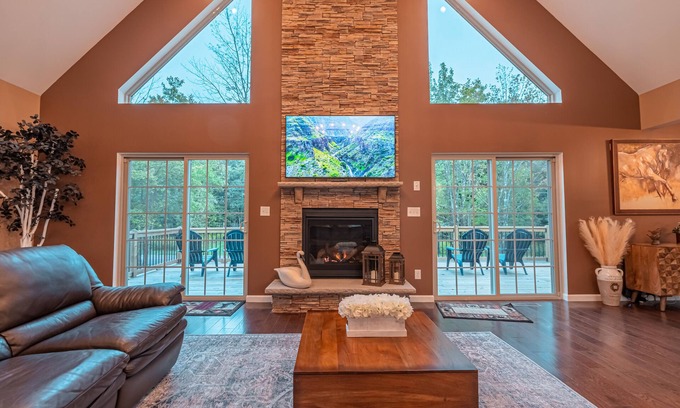 Lake Ariel Chalet De Ski | The Fawn Château w/ Game Room & sauna