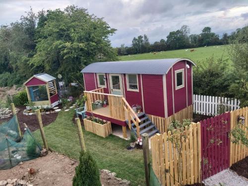 Curraghboy Autre | The Feathers Shepherds Hut