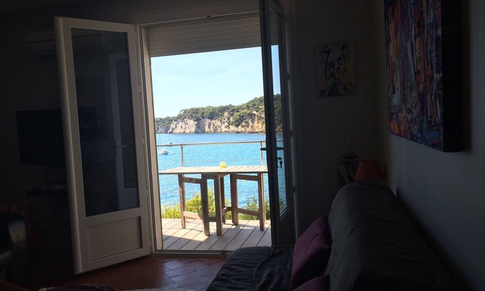 Sanary-sur-Mer Maison | Les pieds dans l eau