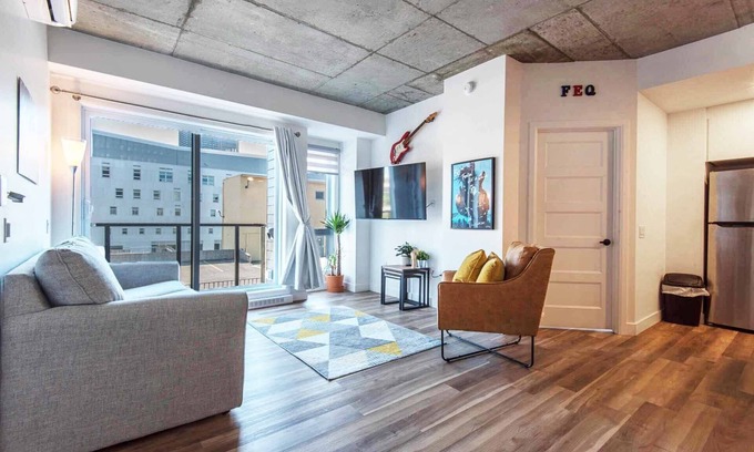 Saint-Roch Appartement | La loge FEQ (piscine sur le toit et gym)