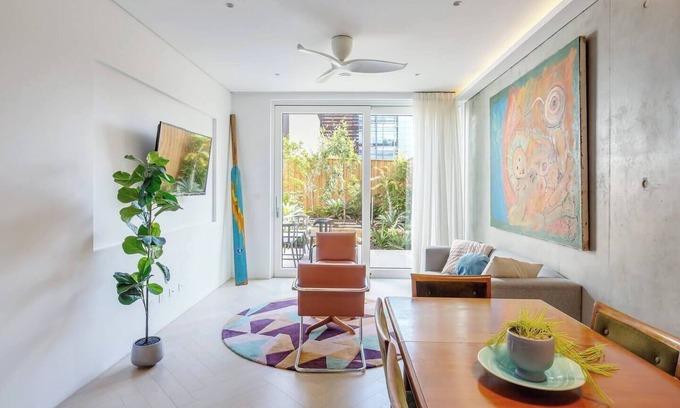 Alexandria Appartement | The Fern Split level Eco Luxury w Lush Courtyard