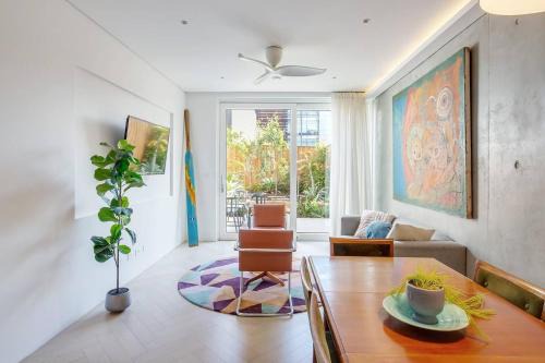 Alexandria Appartement | 'The Fern' Split-level Eco Luxury with Lush Courtyard