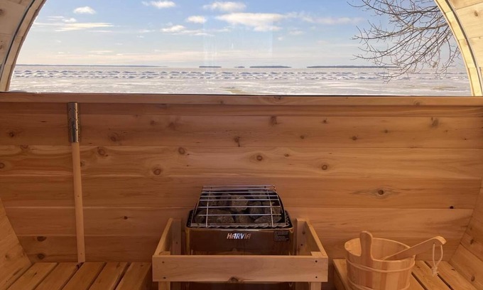 North Bay Cabine | The Finch Beach Resort